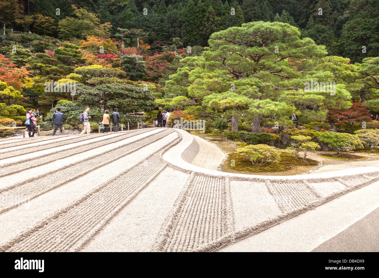 Una parte dei giardini del tempio di Ginkaku-ji o Jisho-ji di Kyoto, visto in autunno. Questo Zen tempio Buddista è una notevole Foto Stock