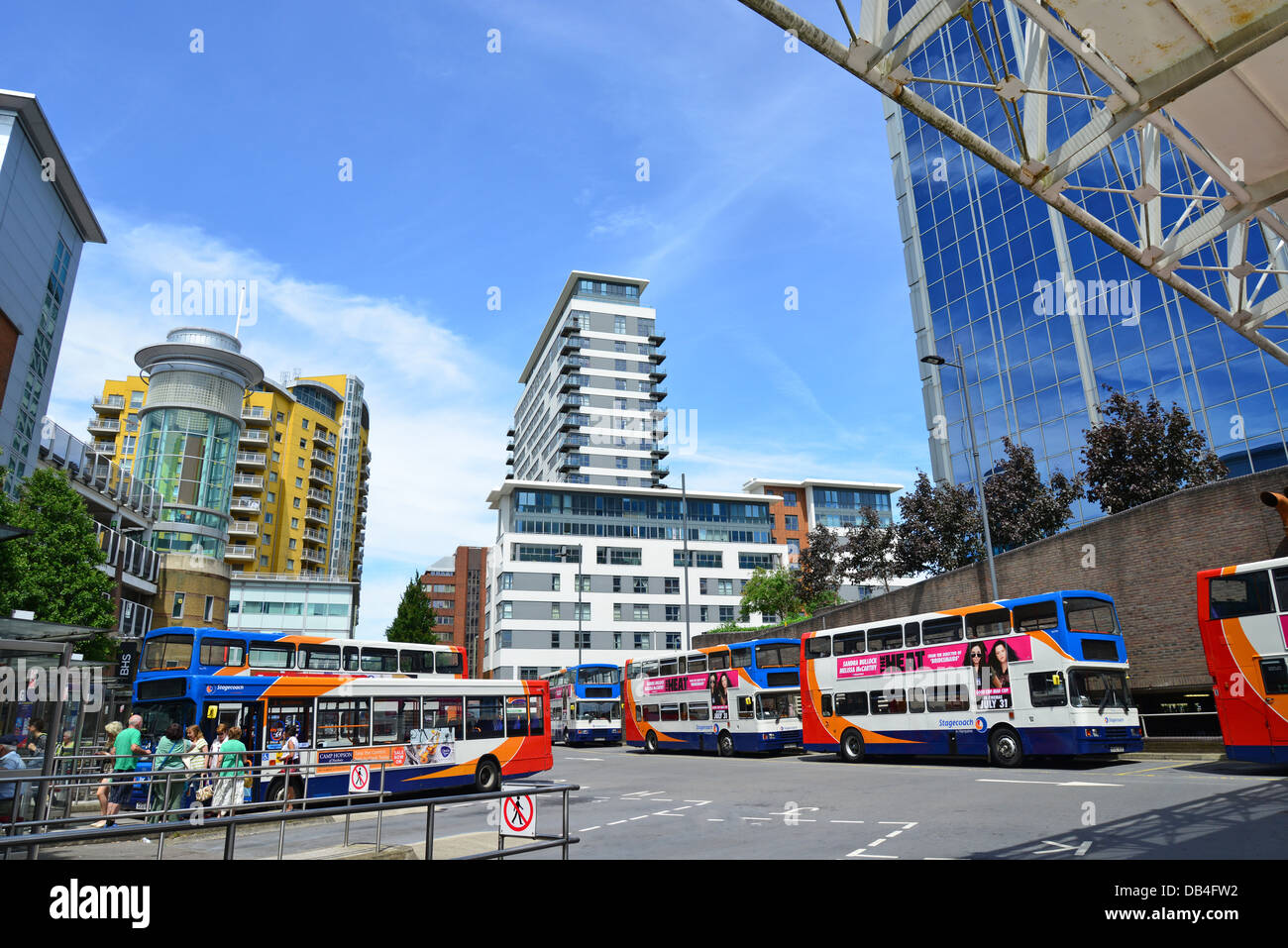 Stagecoach Hampshire, dalla stazione degli autobus in modo Festival, Basingstoke, Hampshire, Inghilterra, Regno Unito Foto Stock