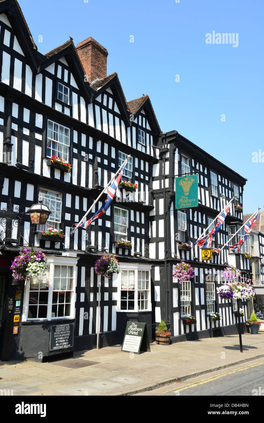 Il XVI secolo il Feathers Hotel, High Street, Ledbury, Herefordshire, England, Regno Unito Foto Stock