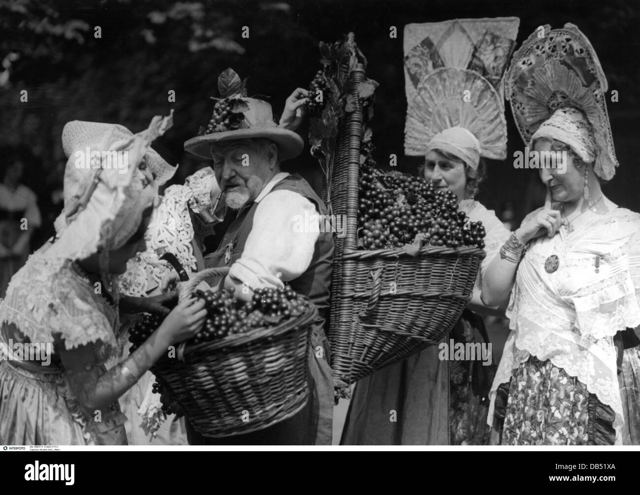 Alcol, vino, festival del vino a Parigi, anni trenta, , diritti aggiuntivi-clearences-non disponibile Foto Stock