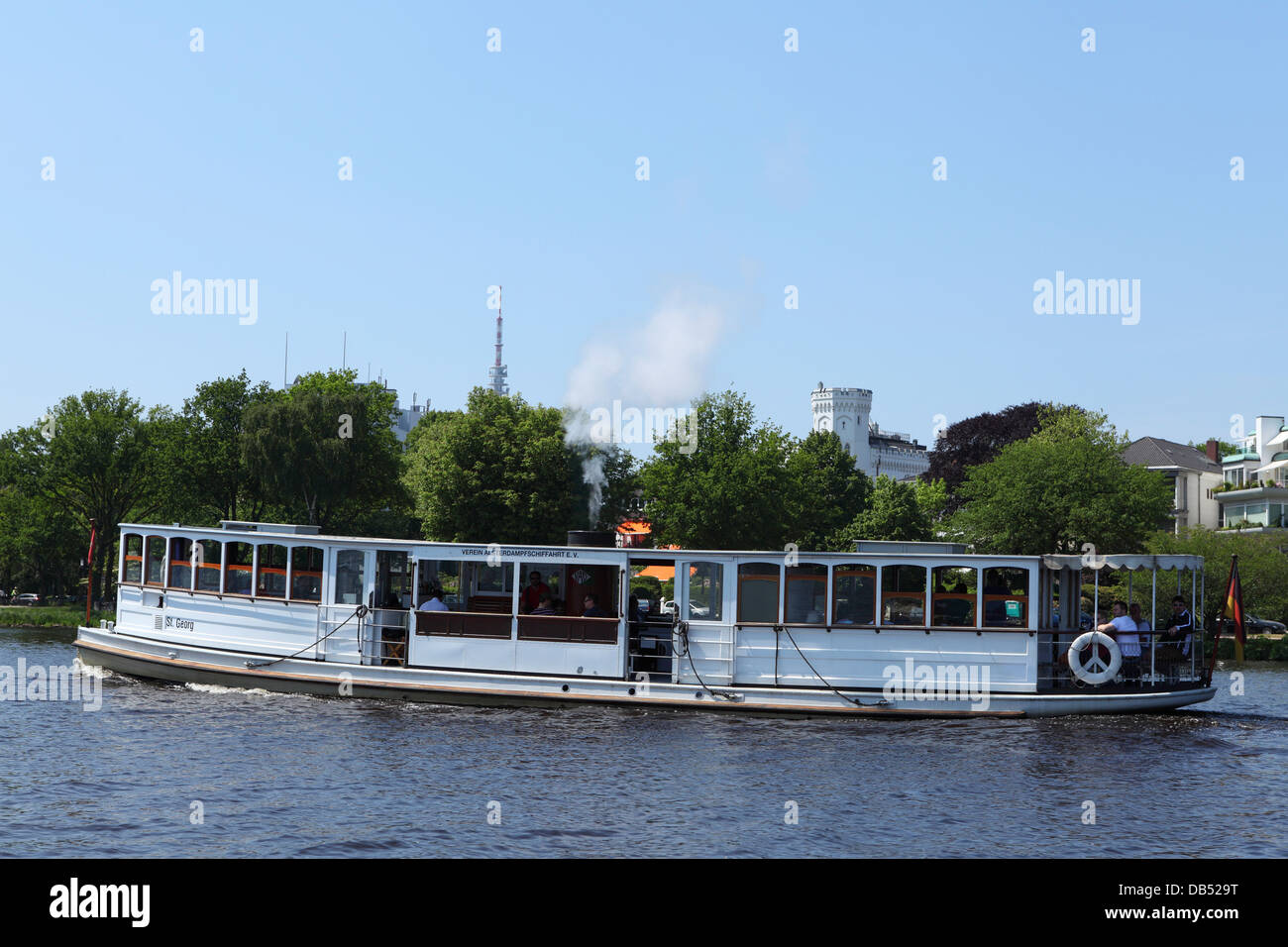 Una crociere in barca sull'esterno lago Alster (Aussenalster) di Amburgo, Germania. Foto Stock