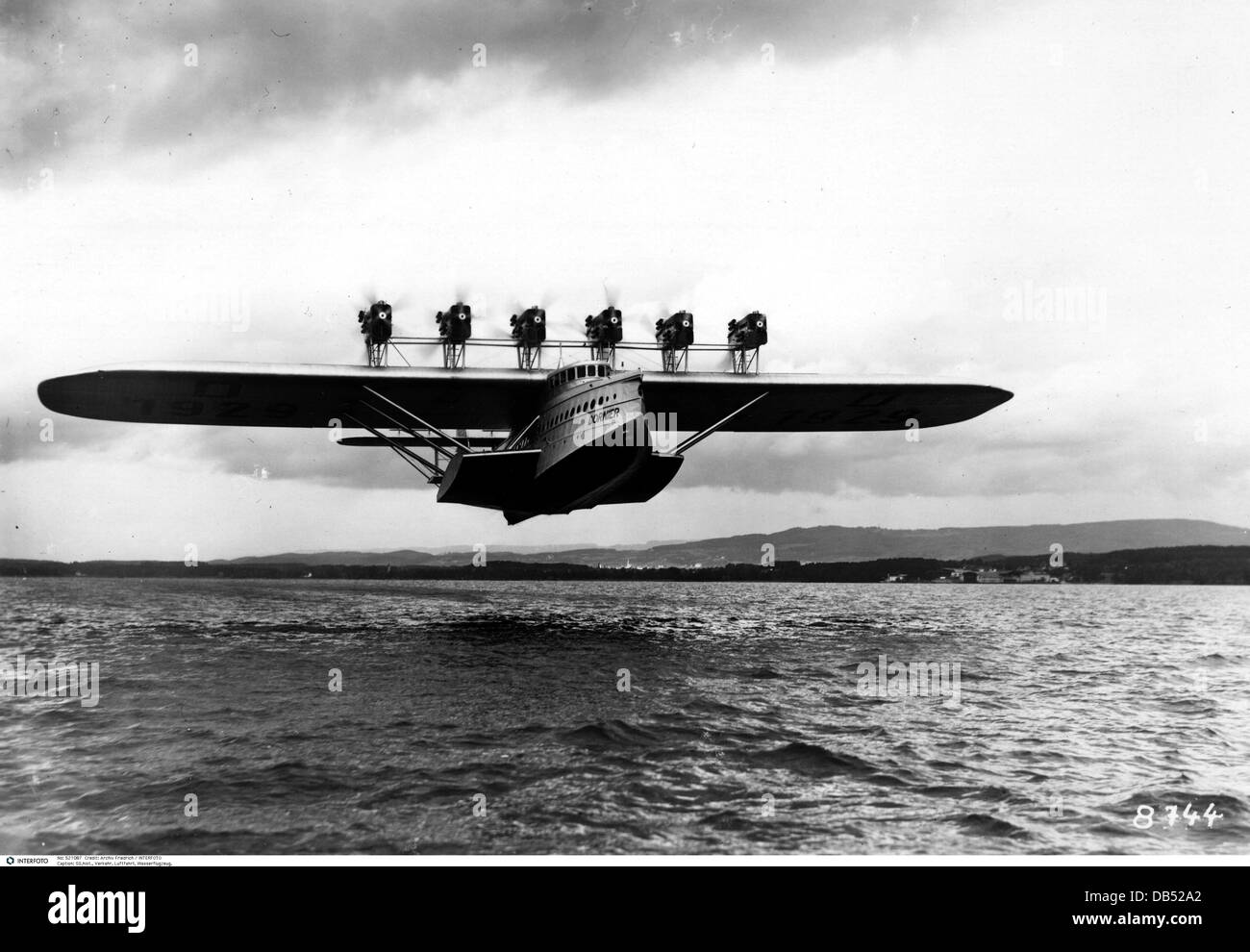 Trasporto / trasporto, aviazione, idrovolante, Dornier DO X, durante il decollo, 1929, diritti-aggiuntivi-clearences-non disponibile Foto Stock