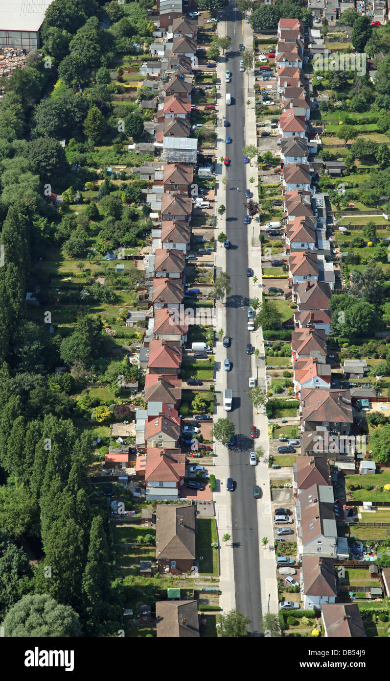 Vista aerea del Brent terrazza a Londra, in una tipica strada suburbana Foto Stock