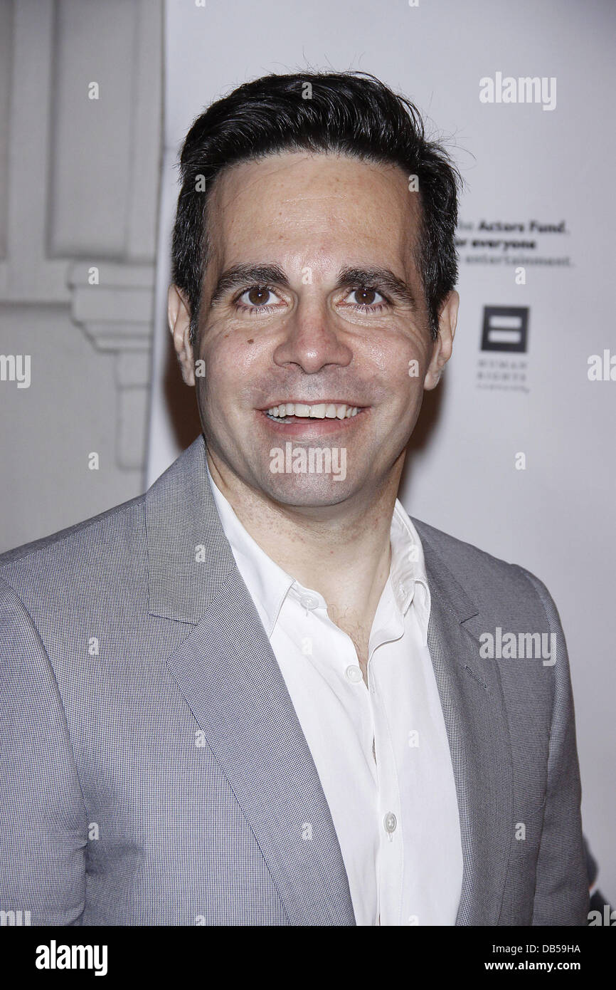 Mario Cantone apertura notturna della produzione di Broadway di "normale" di cuore al Golden Theatre - Arrivi. La città di New York, Stati Uniti d'America - 27.04.11 Foto Stock