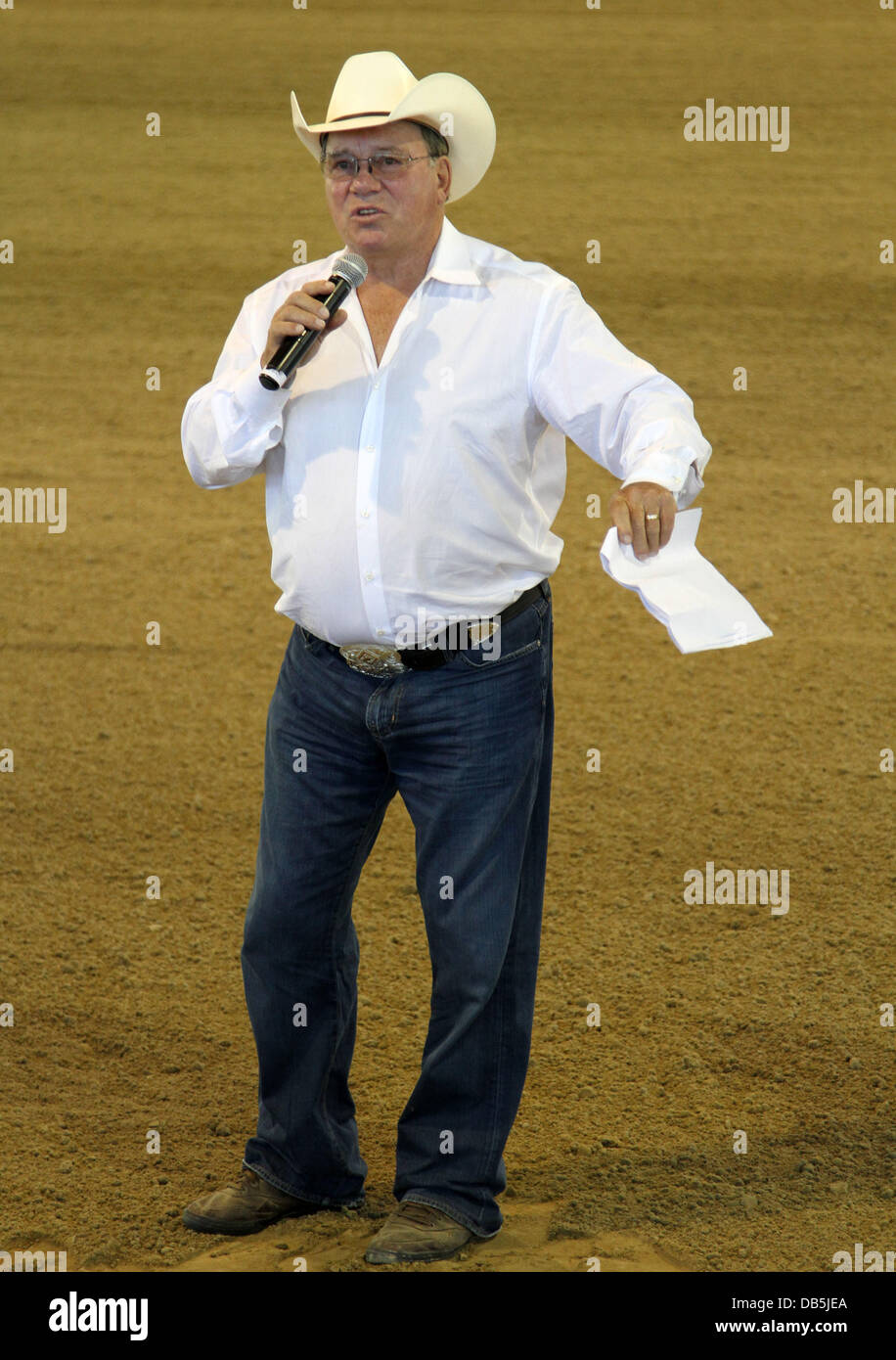 William Shatner la ventunesima edizione del 'Priceline Hollywood carità Horse Show' sponsorizzata da Wells Fargo presso il Los Angeles Centro Equestre di Burbank, California - 30.04.11 Foto Stock