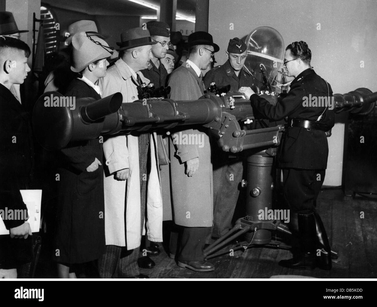 Militare, Italia, telemetro italiano 4 m alla Fiera Autunno di Lipsia 1940, diritti aggiuntivi-clearences-non disponibile Foto Stock