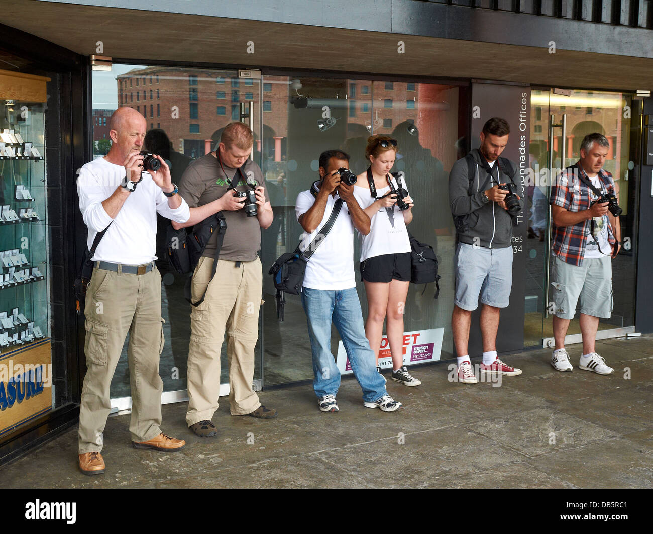 Fotografi workshop nell'Albert Dock Liverpool Regno Unito Foto Stock