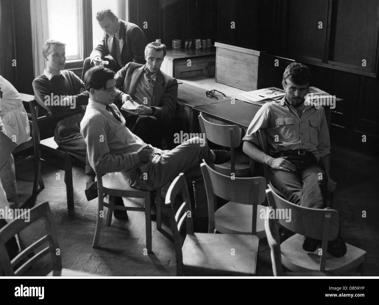 Istruzione, studenti della scuola di fotografia di Monaco durante una pausa, Monaco, Germania, circa 1955, diritti aggiuntivi-clearences-non disponibile Foto Stock