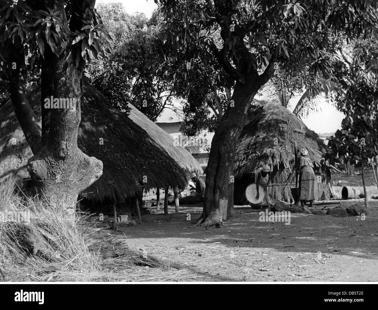 Geografia / viaggio, Guinea, Conakry, persone, due donne a Conakry, la capitale della Guinea, circa anni '50, diritti aggiuntivi-clearences-non disponibile Foto Stock