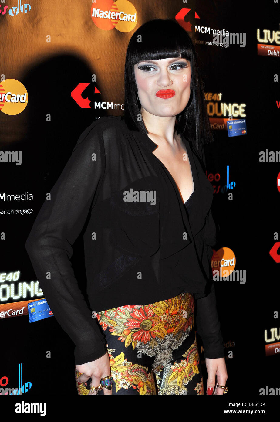 Jessie J aka Jessica Cornish rendendo un aspetto per prendere 40. Sydney,  Australia - 04.05.11 Foto stock - Alamy