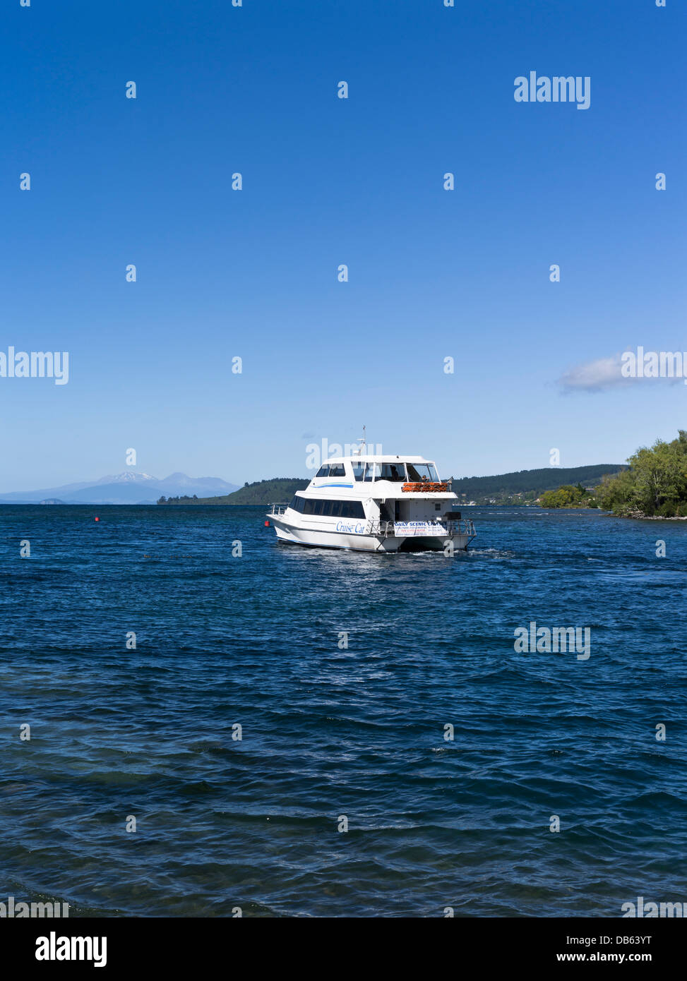 Dh Lago Taupo Taupo, Nuova Zelanda Crociera in catamarano Cat gite turistiche Lake Taupo viaggio di crociera Foto Stock