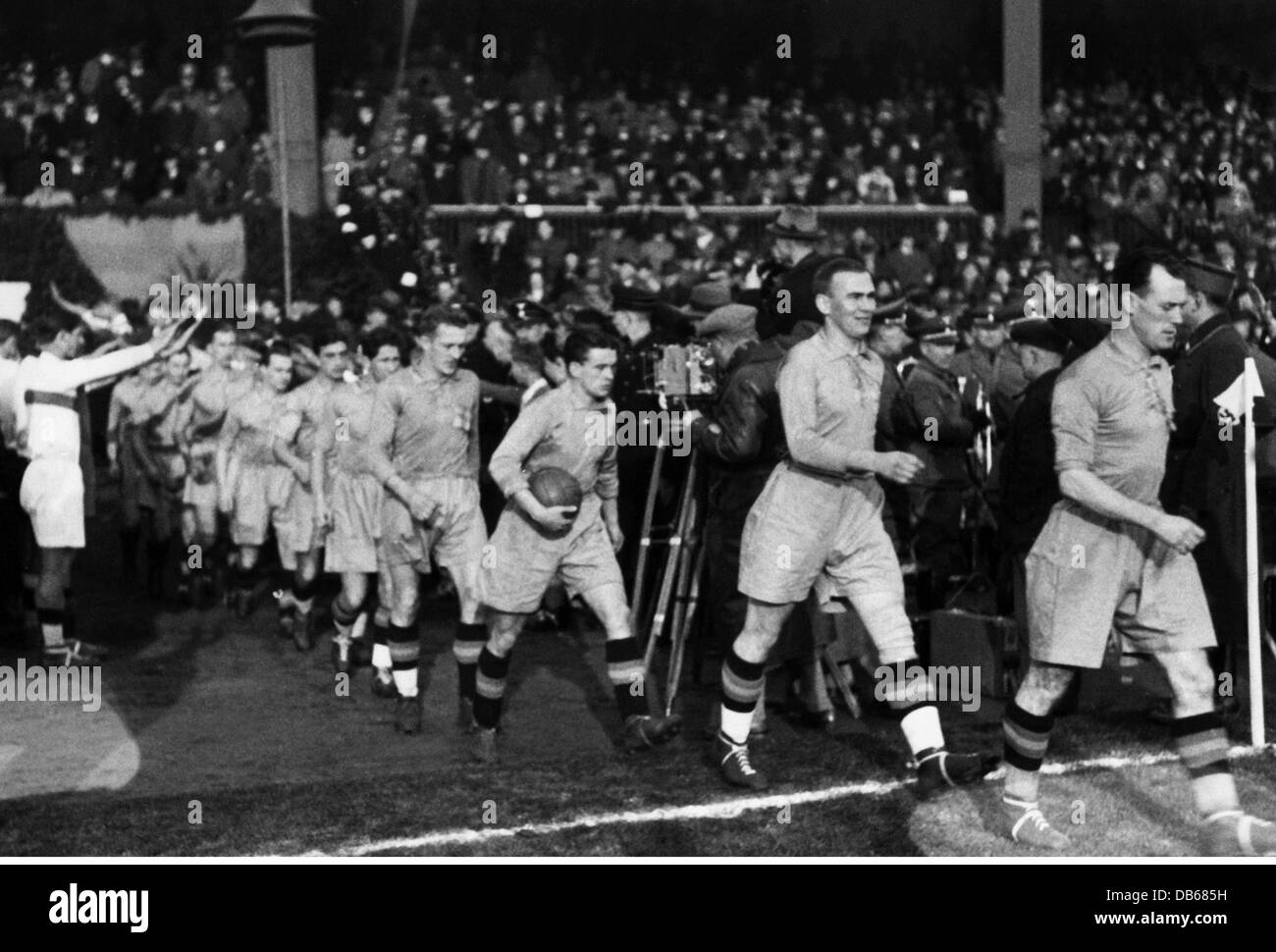 sport, calcio, partite internazionali, Germania contro Svezia (5:0), Altona, 21.11.1937, diritti aggiuntivi-clearences-non disponibile Foto Stock