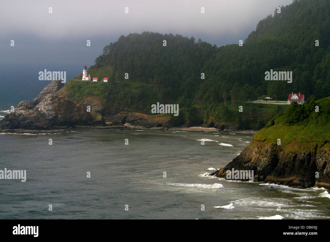 Heceta Head Light è un faro situato sulla costa dell'Oregon a nord di Firenze, Oregon, Stati Uniti d'America. Foto Stock