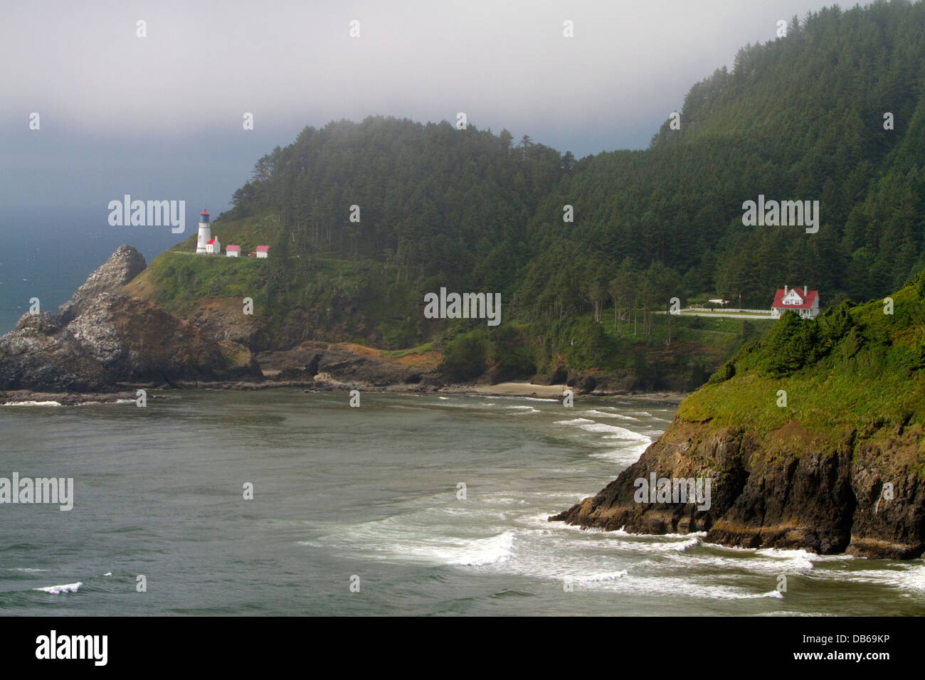 Heceta Head Light è un faro situato sulla costa dell'Oregon a nord di Firenze, Oregon, Stati Uniti d'America. Foto Stock