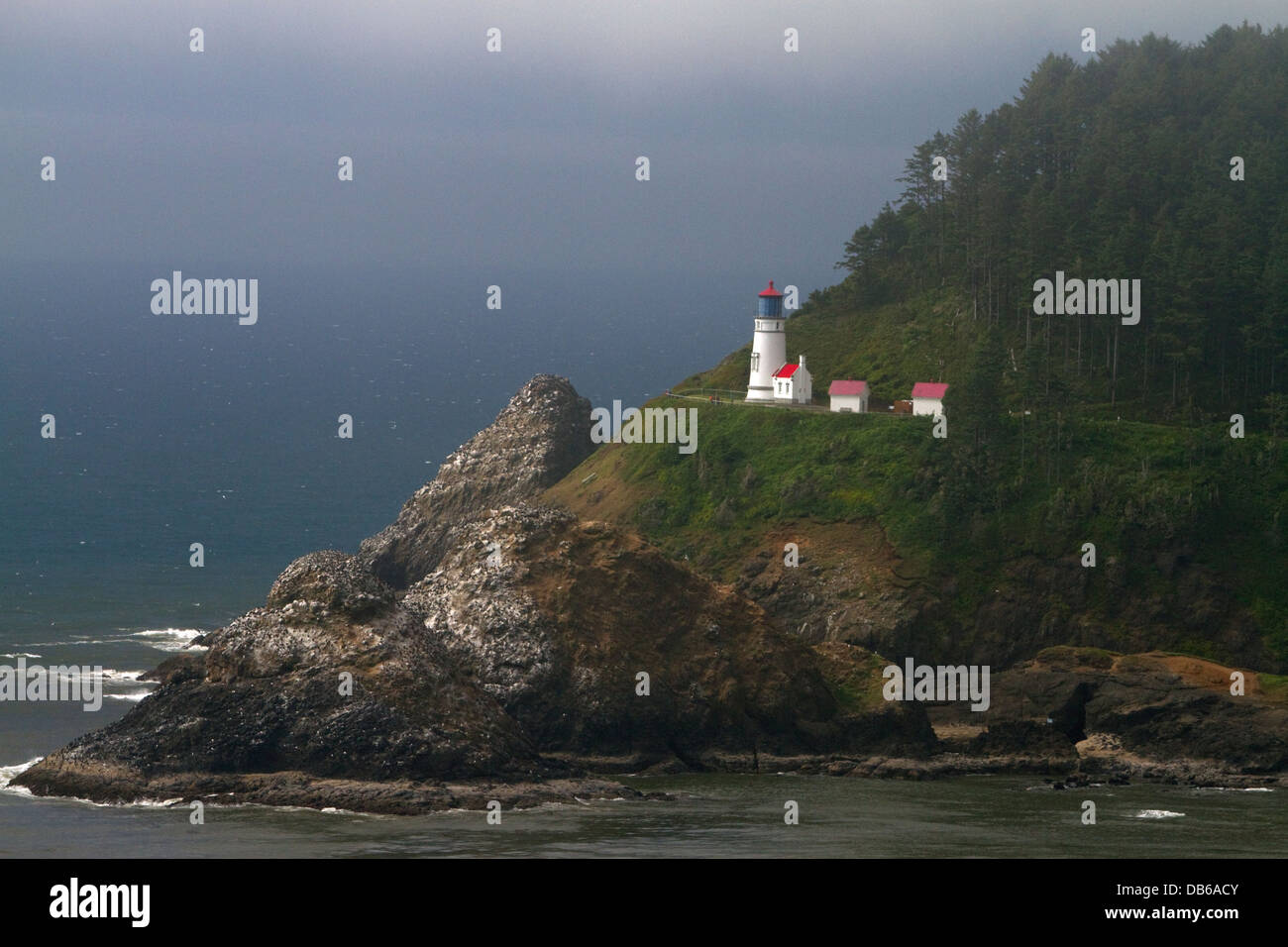 Heceta Head Light è un faro situato sulla costa dell'Oregon a nord di Firenze, Oregon, Stati Uniti d'America. Foto Stock