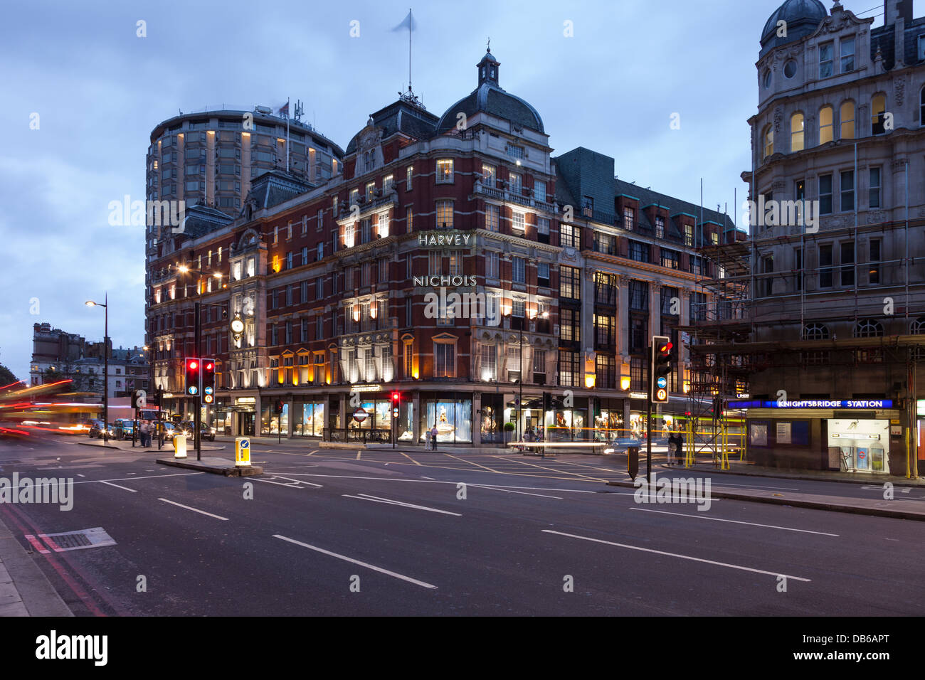 Harvey Nichols Department store,Knitsbridge,Londra,Inghilterra Foto Stock