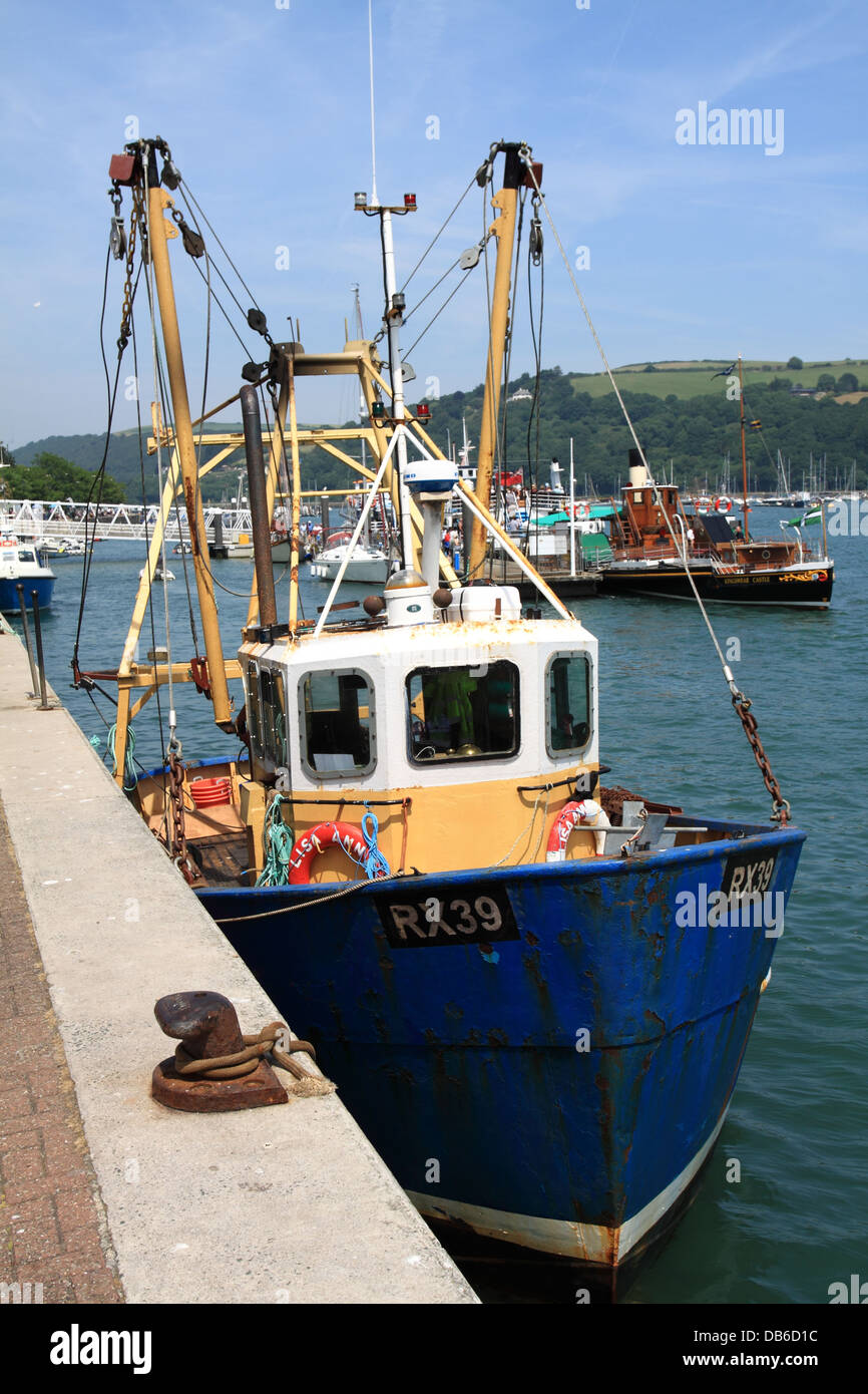 La pesca commerciale nave ormeggiata in banchina in Dartmouth, Devon, Inghilterra, Regno Unito. Foto Stock