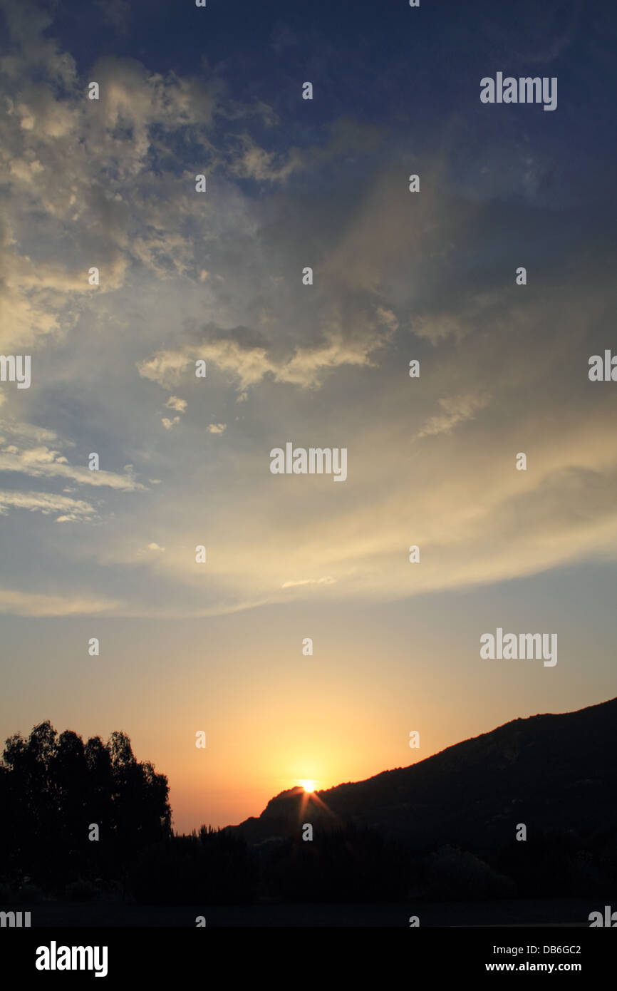 Alba sull'isola Mediterranea di Corsica. Foto Stock