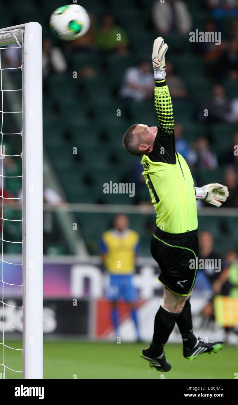 Varsavia, Polonia. Il 24 luglio 2013. Champions League qualification round, Legia Warszawa contro FC nuovi Santi, Paul Harrison (nuovi santi) Credit: Azione Plus immagini di sport/Alamy Live News Foto Stock