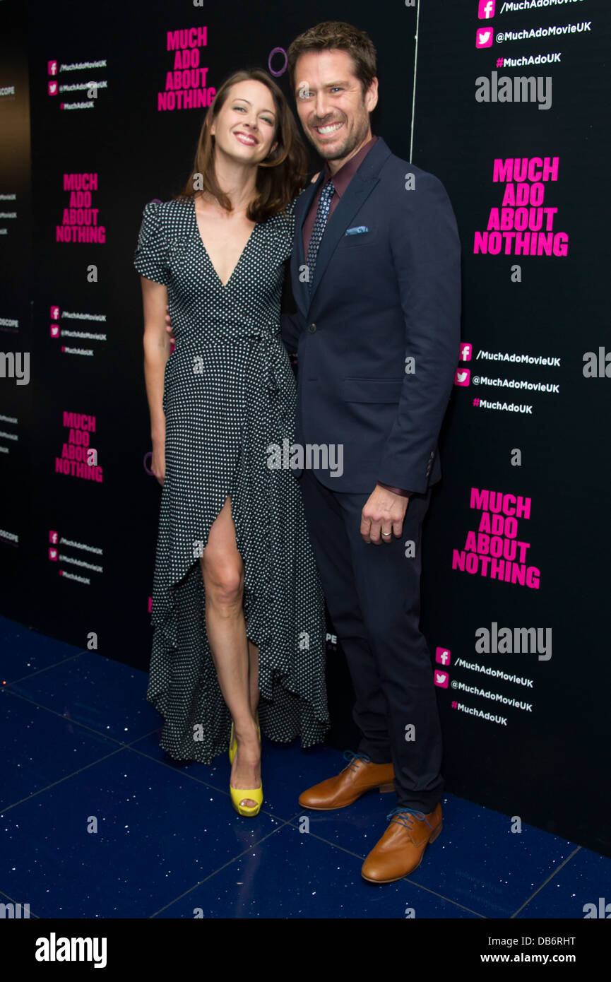 Amy Acker e Alexis Denisof arriva per il Regno Unito Premiere di 'Much Ado about Nothing', Londra, martedì di giugno. 11, 2013. Foto Stock