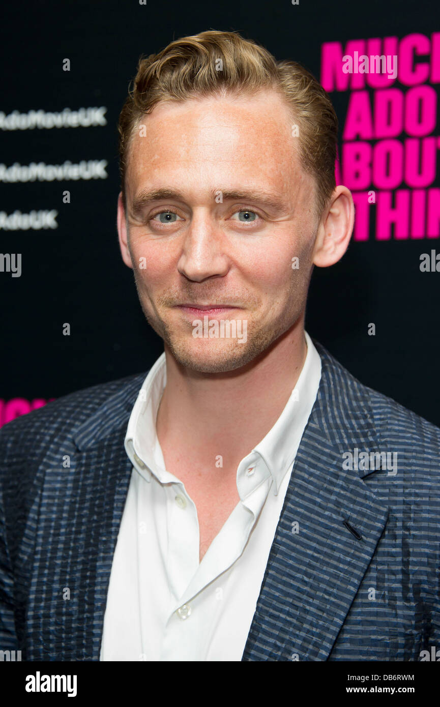 Tom Hiddleston arriva per il Regno Unito Premiere di 'Much Ado about Nothing', Londra, martedì di giugno. 11, 2013. Foto Stock