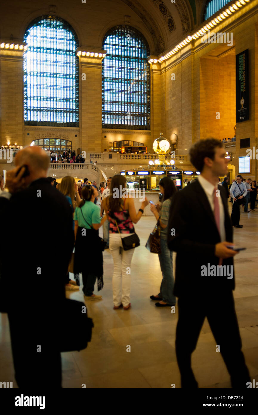 Persone / i viaggiatori alla stazione Grand Central, New York City Foto Stock
