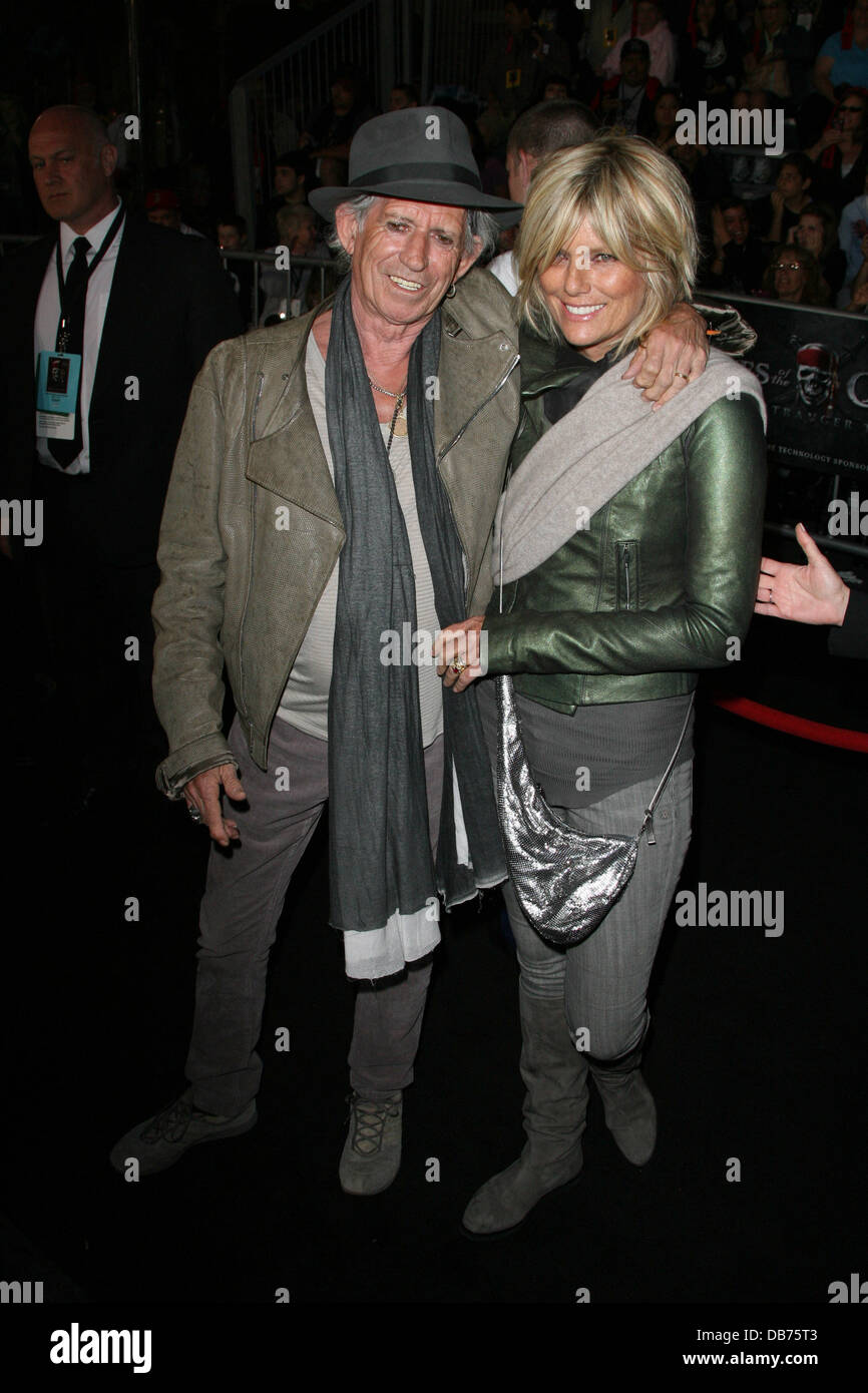 Keith Richards e modello Patti Hansen "Pirati dei Caraibi: il forestiero maree' Premiere Mondiale tenutosi a Disneyland Anaheim, California - 07.05.11 Foto Stock