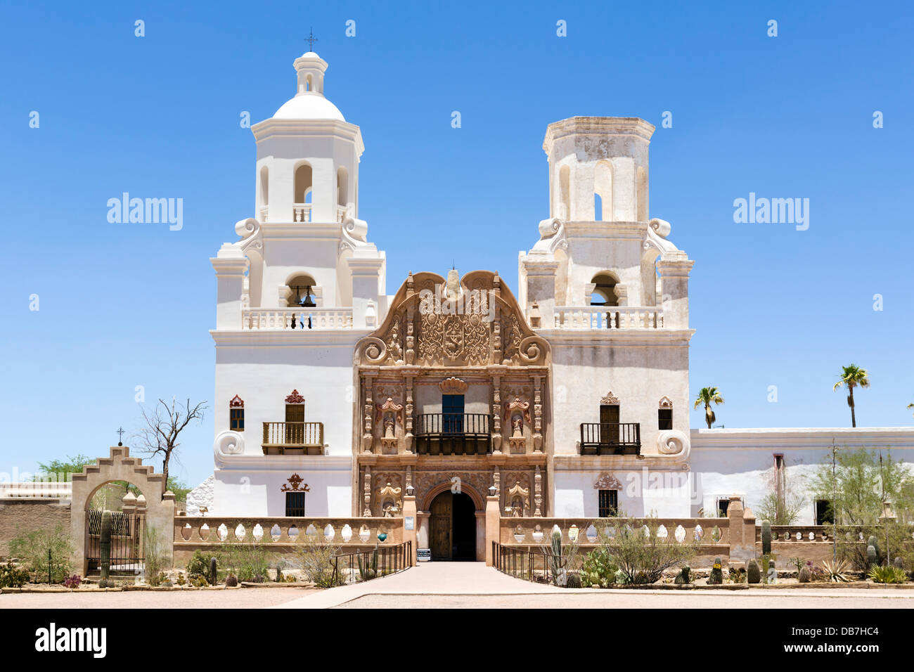 La storica missione di San Xavier del Bac, nei pressi di Tucson, Arizona, Stati Uniti d'America Foto Stock