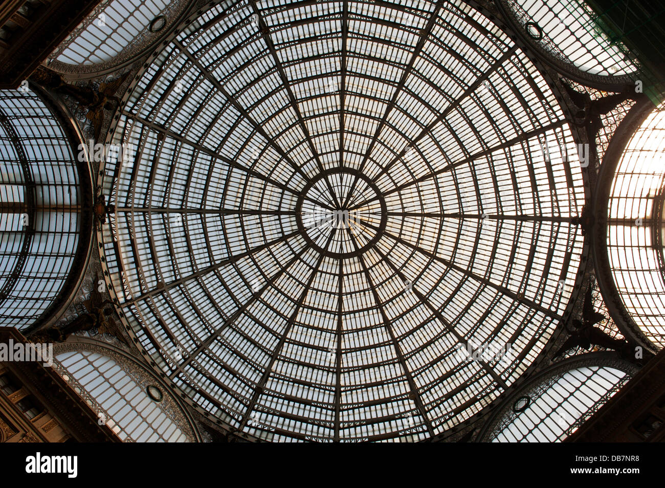 Cupola di vetro nella Galleria Umberto I shopping arcade Foto Stock