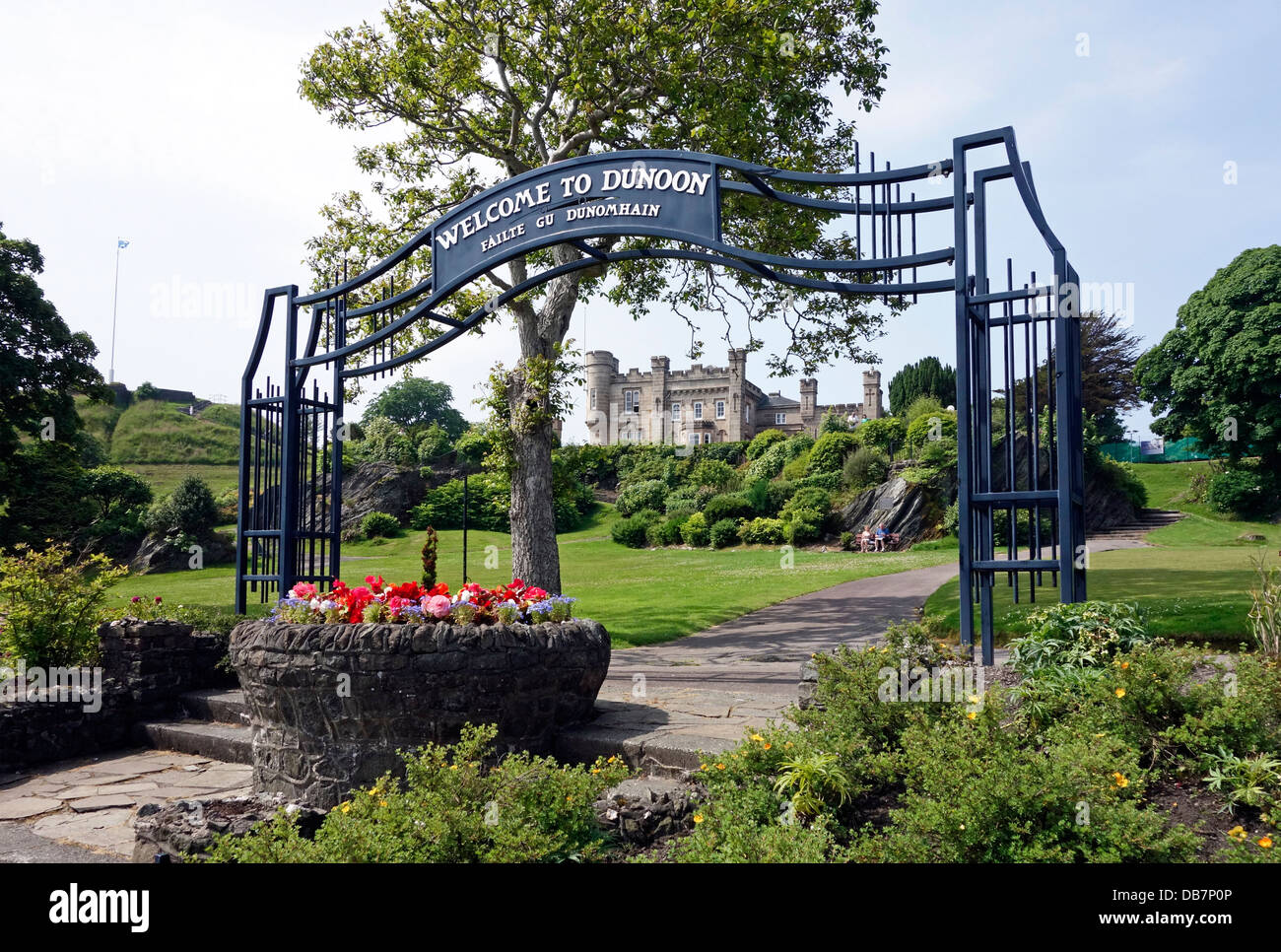 Castle House Museum a Castle Hill in Dunoon Argyll and Bute Scozia visto attraverso il benvenuto a Dunoon portal Foto Stock