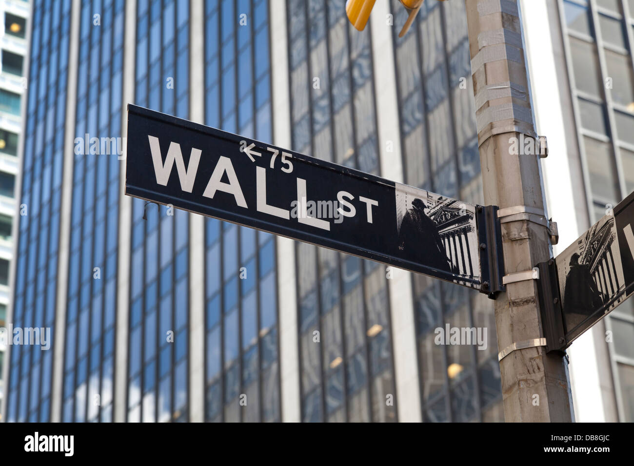 Un cartello stradale di Wall Street nel Quartiere Finanziario di New York City Foto Stock