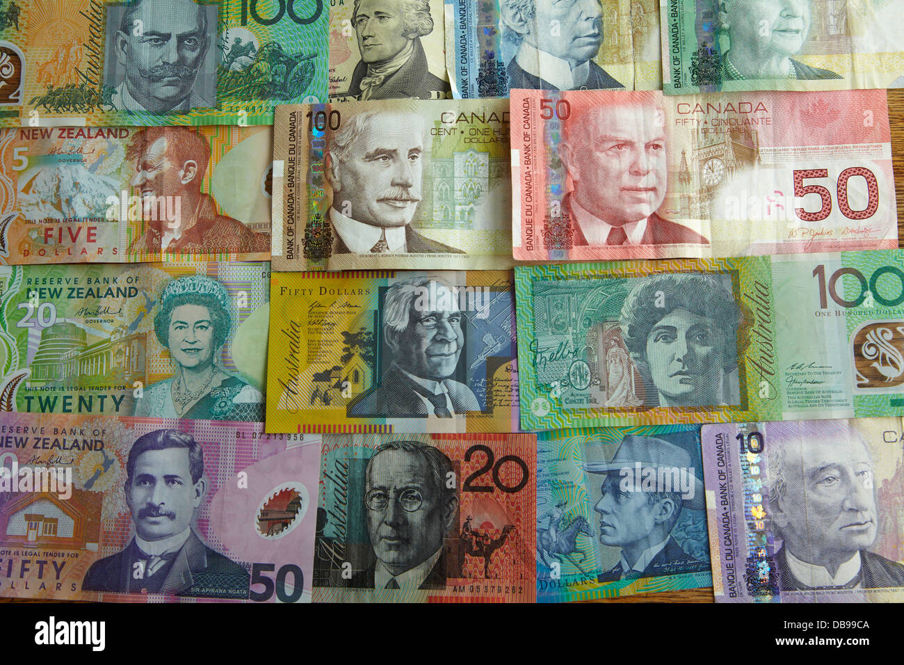 La valuta estera - australiani, canadesi, statunitensi e dollari neozelandesi Foto Stock