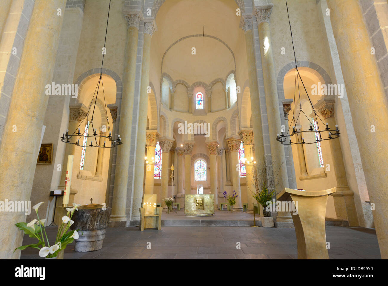 Notre-Dame-du-Mont-Cornadore de Saint-Nectaire, chiesa romanica in Saint-Nectaire, Puy-de-Dôme, Auvergne, Francia Foto Stock