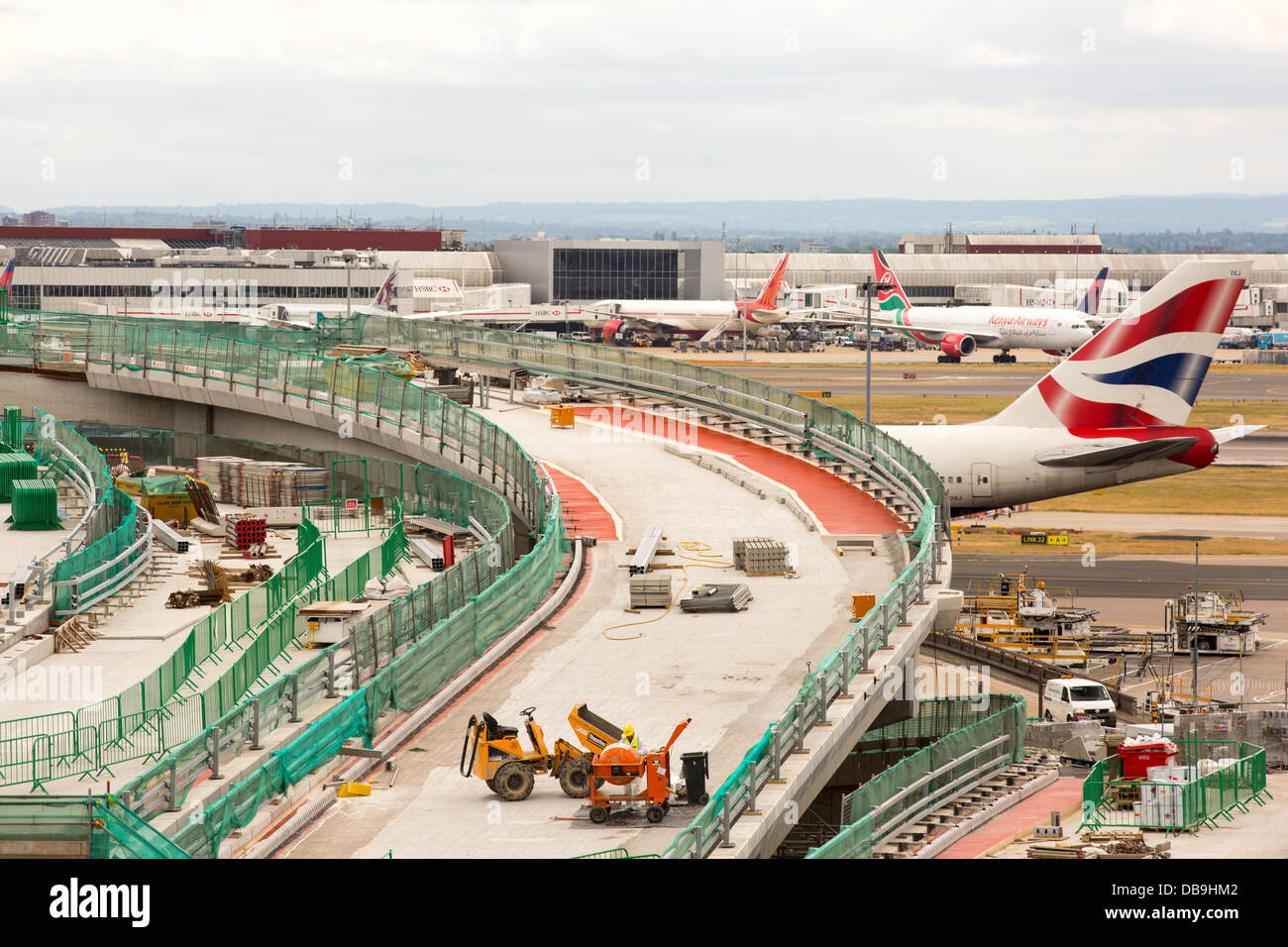 Il lavoro di espansione sul terminale due all aeroporto di Heathrow di Londra, Regno Unito. Foto Stock