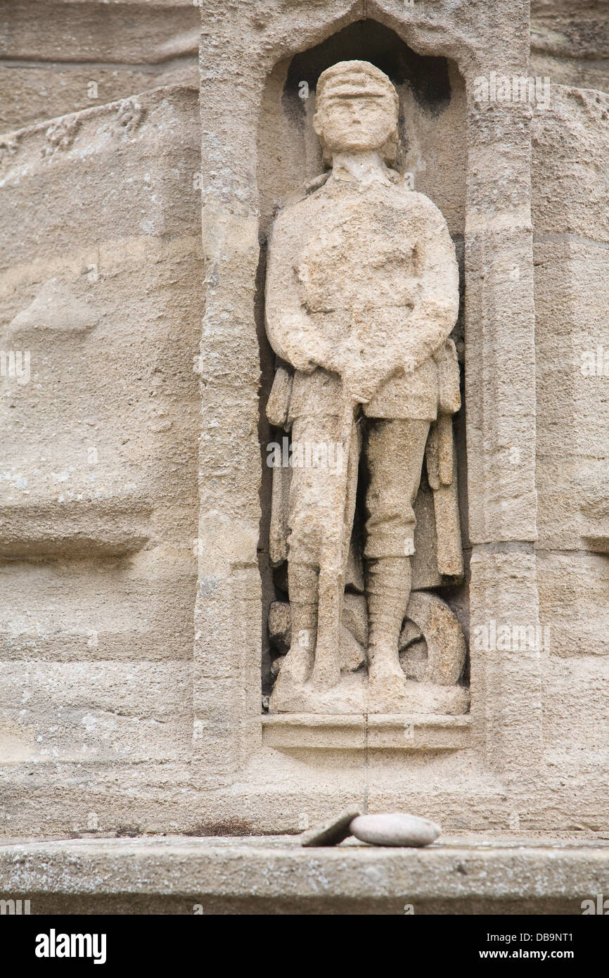 Weathered stone prima guerra mondiale memorial CROMER Inghilterra Norfolk Foto Stock