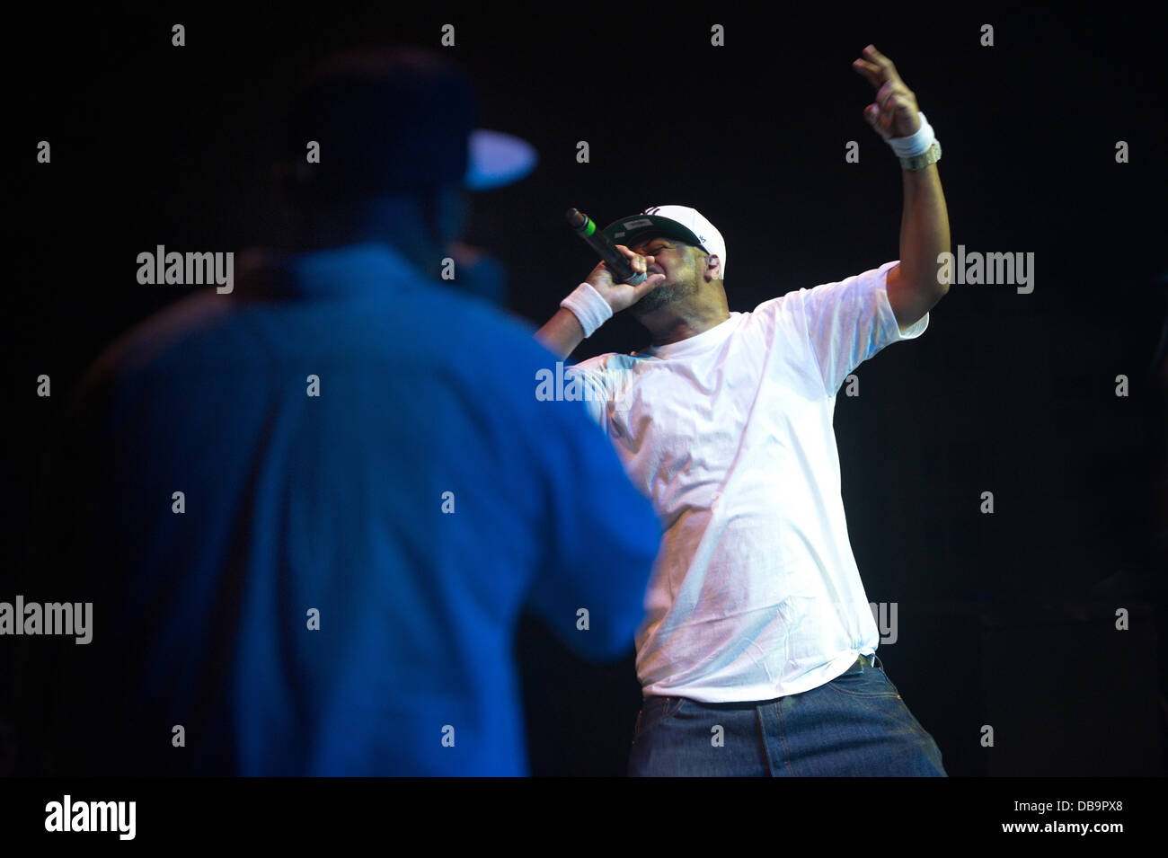 Manchester, Regno Unito. Il 25 luglio 2013. Wu-Tang Clan sono tornati! L'hip-hop leggende da riunire per one-off date nel Regno Unito come rilasciano il loro nuovo album. I concerti a Manchester e Londra segnerà il ventesimo anniversario del loro punto di riferimento album di debutto Enter the Wu-Tang (36 camere). O2 Apollo, Manchester, Inghilterra, Regno Unito. Xxv Luglio 2013 Credit: David Colbran/Alamy Live News Foto Stock