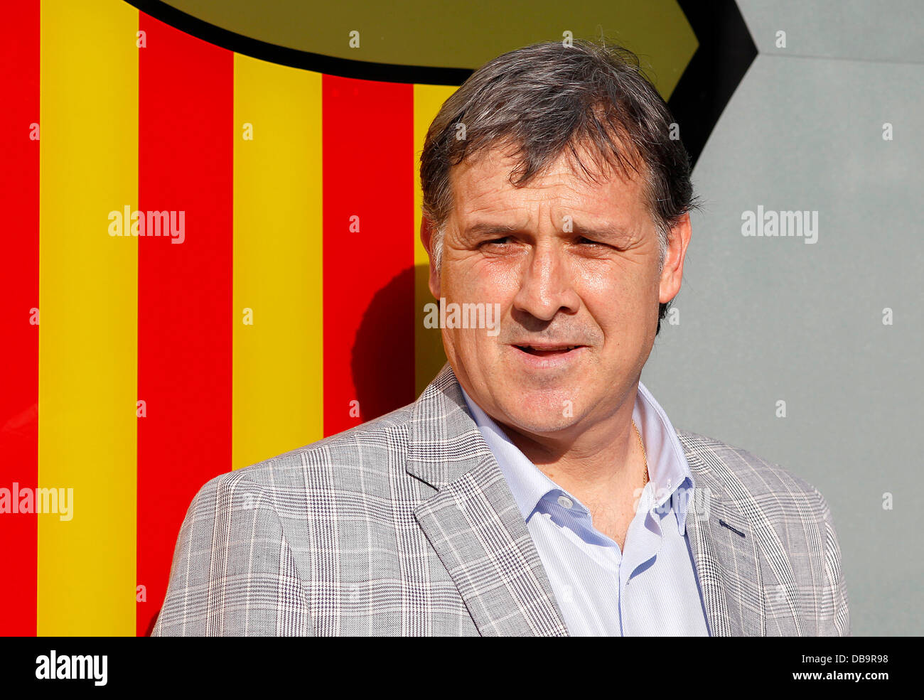 Barcellona, Spagna. Il 25 luglio 2013. Gerardo Martino nuovo Manager FC Barcelona pone durante la sua presentazione ufficiale allo stadio Camp Nou a Barcellona il 25 luglio 2013. Foto di Elkin Cabarcas/ Picture Alliance/Alamy Live News Foto Stock