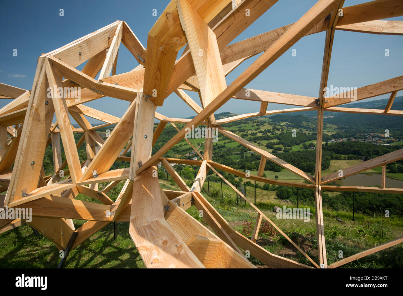 Un M.Pilaud's Land Art lavoro chiamato 'les Encorbellements' dal francese artista visivo (Francia). 'Les Encorbellements' par M.Pilaud Foto Stock