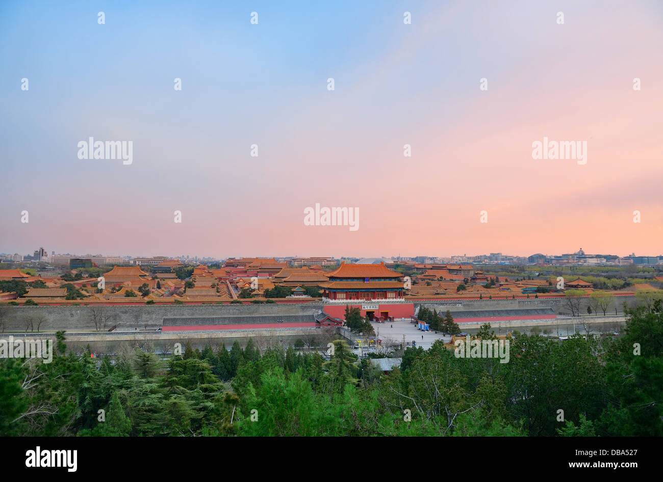 Pechino Città Proibita al tramonto con la pagoda di antica architettura. Foto Stock