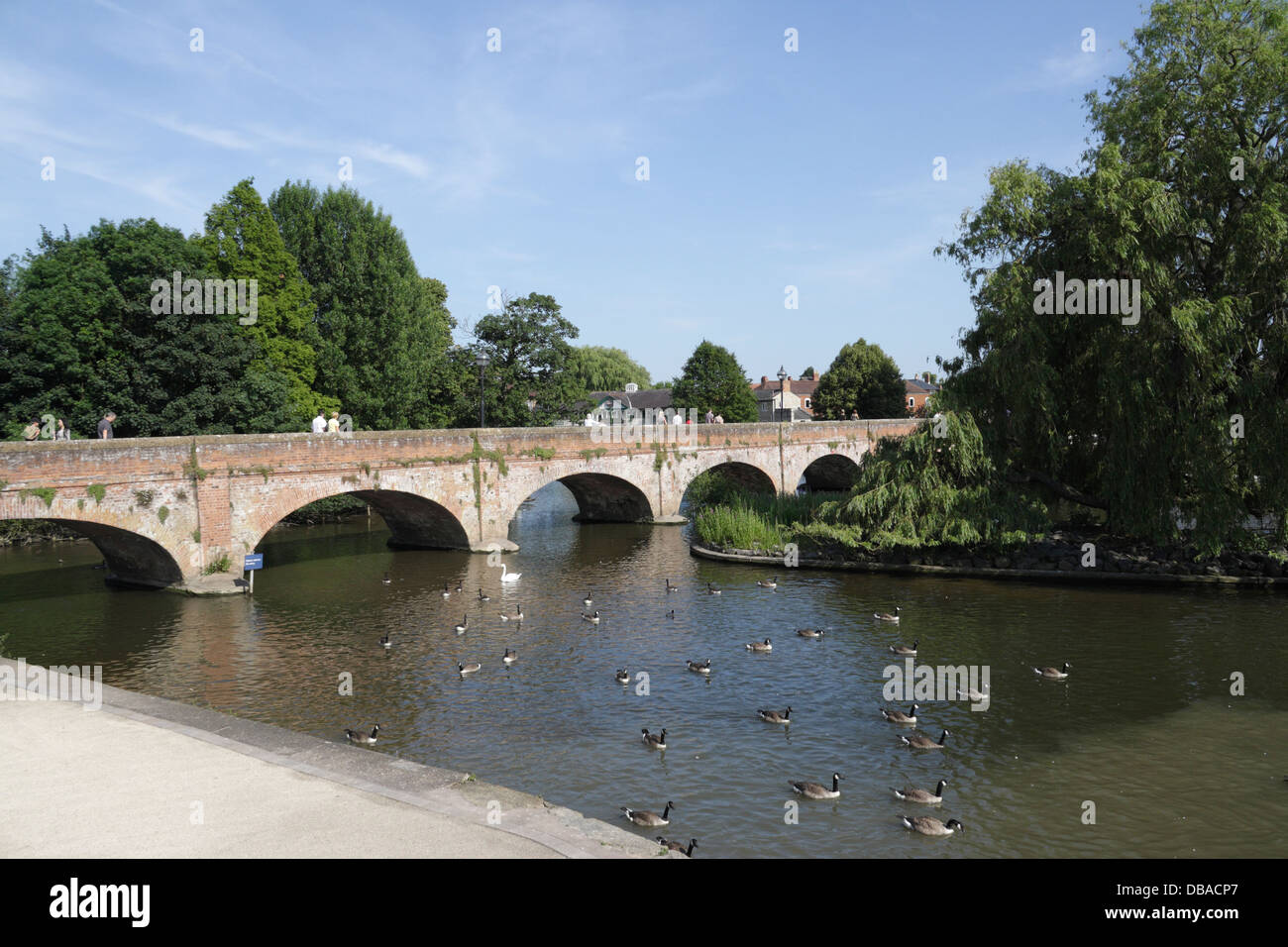 Il vecchio Tramway Bridge sul fiume Avon a Stratford upon Avon, Inghilterra, edificio classificato di grado II Foto Stock