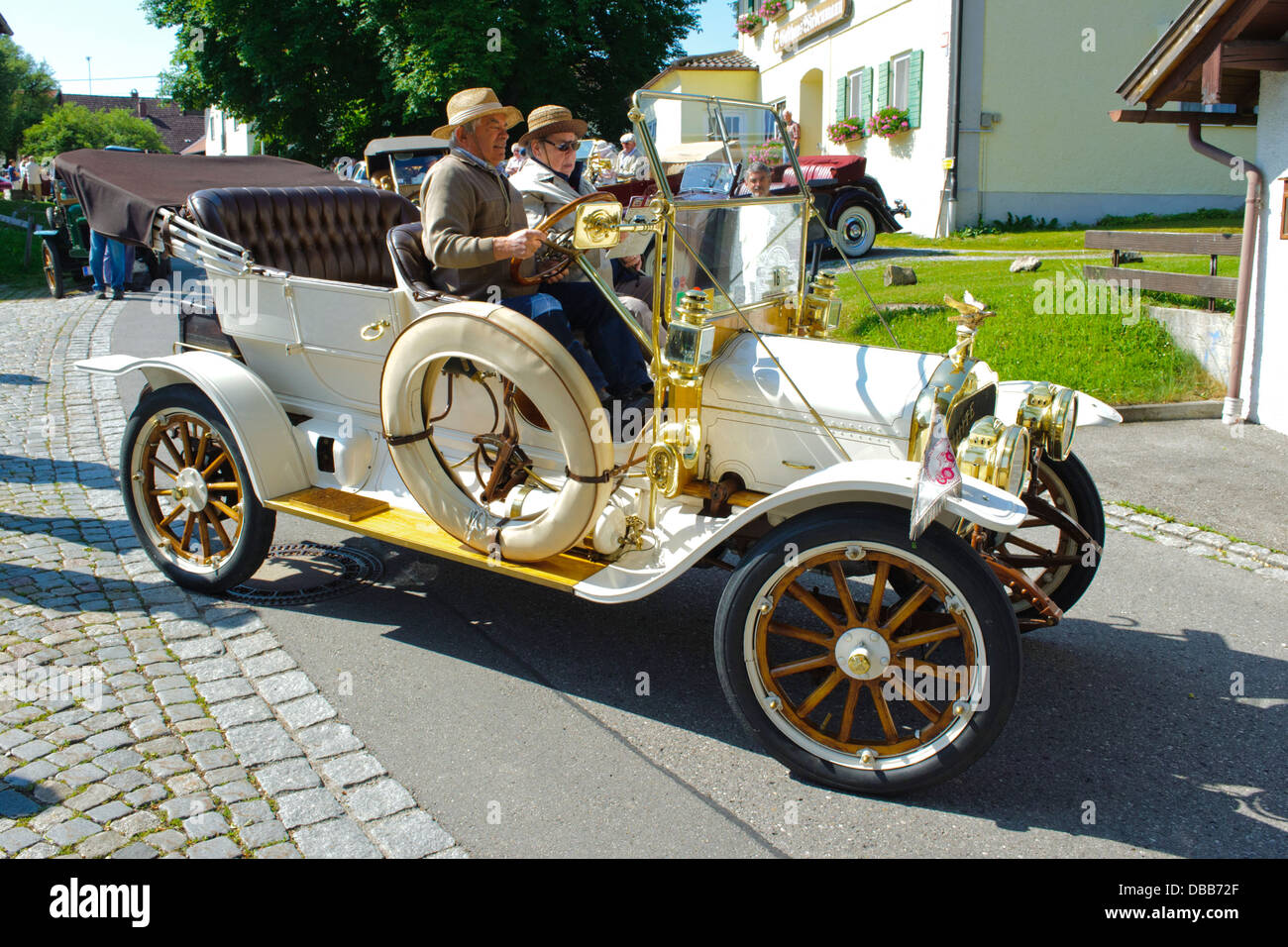Oldtimer rallye per almeno 80 anni auto d'epoca con il bianco GA , costruito all anno 1910 Foto Stock