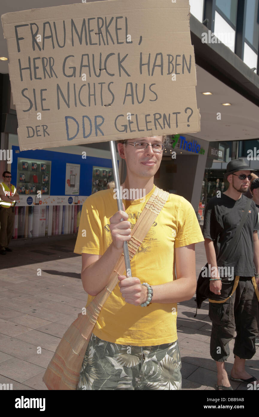 Anti Prisma dimostrazione di Saarbruecken Saarland Germania Foto Stock