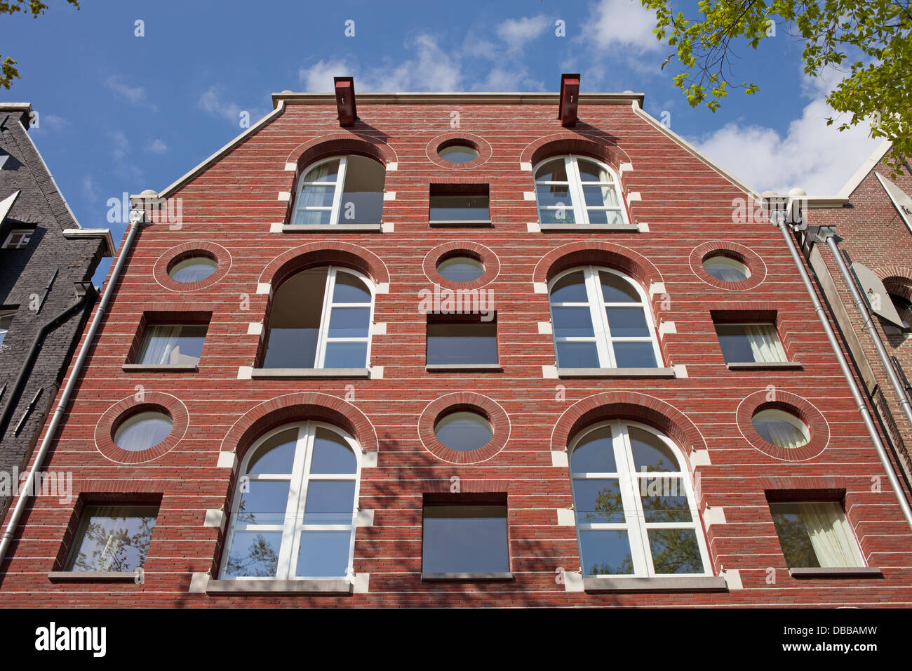 Storico, ex magazzino edificio sul Brouwersgracht (brewers canal) convertiti in appartamenti a Amsterdam, Paesi Bassi. Foto Stock