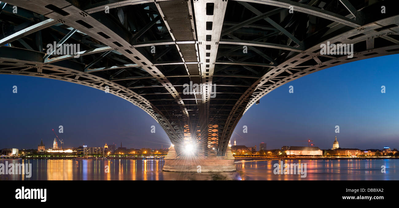 Theodor Heuss Bridge Mainz Wiesbaden Foto Stock