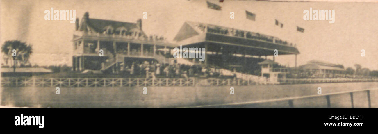 Il Blue Bonnets Grand Stand di Montreal era un luogo importante per le corse di cavalli e altri eventi in città, servendo come luogo di spicco per l'intrattenimento pubblico. Foto Stock