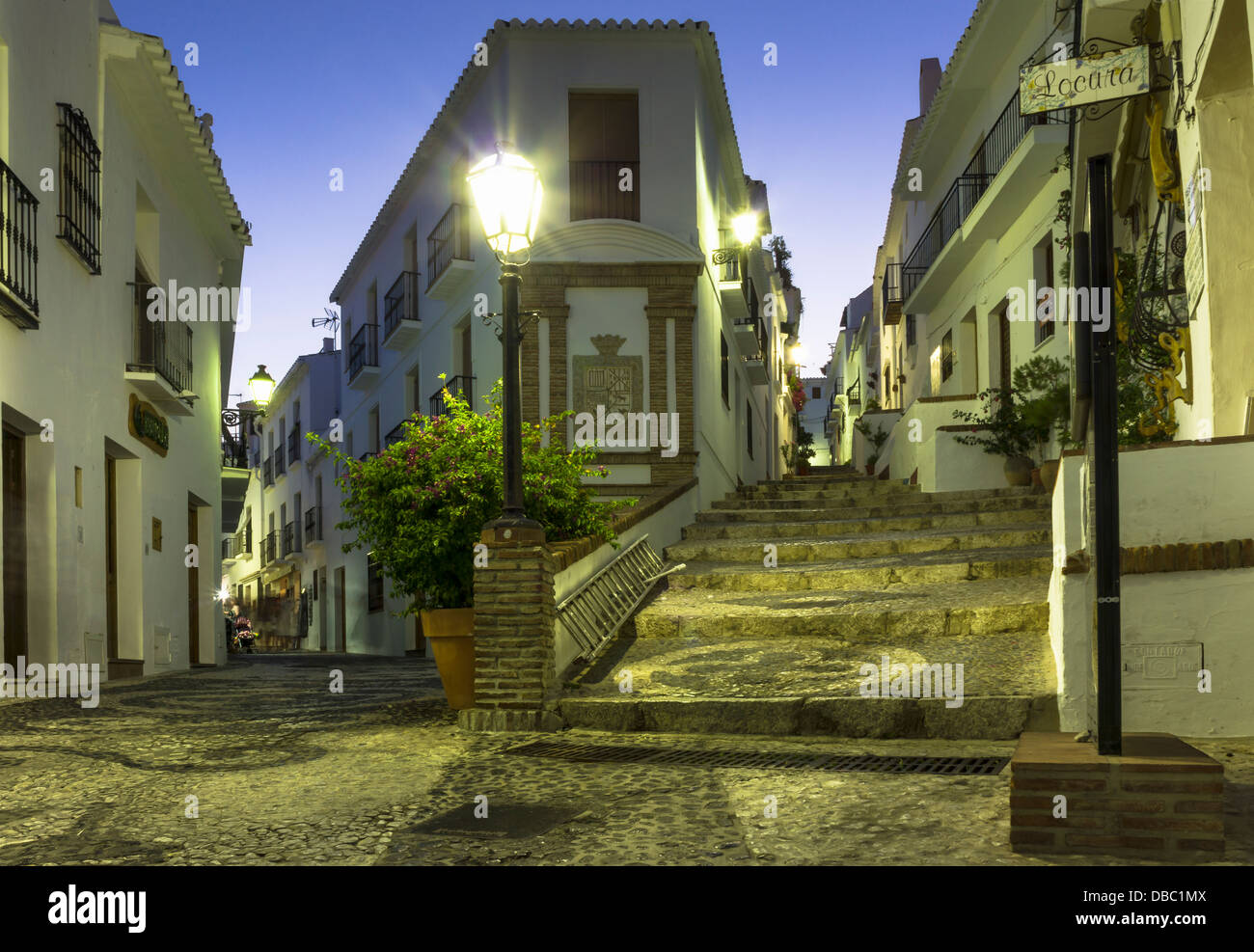 Frigiliana strada di notte Foto Stock