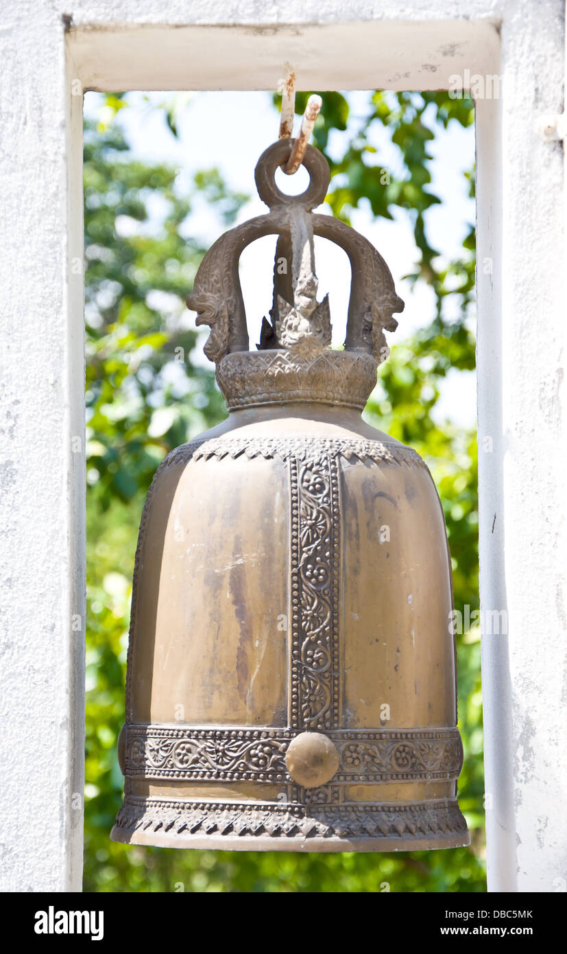 Campana d'oro nel tempio Foto Stock