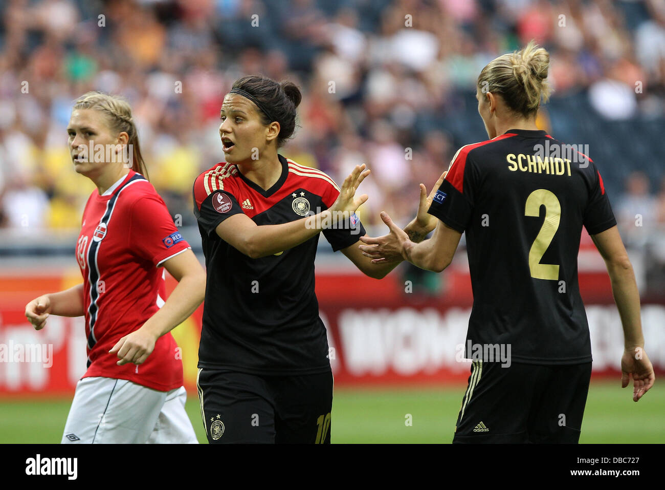 28.07.2013, xfsx, Fussball EM 2013 Finale, Deutschland - Norwegen, v.l. Ingvild Isaksen (Norwegen), Dzsenifer Marozsan (Deutschland), Bianca Schmidt (Deutschland) Foto: Huebner/Scheuring Foto Stock