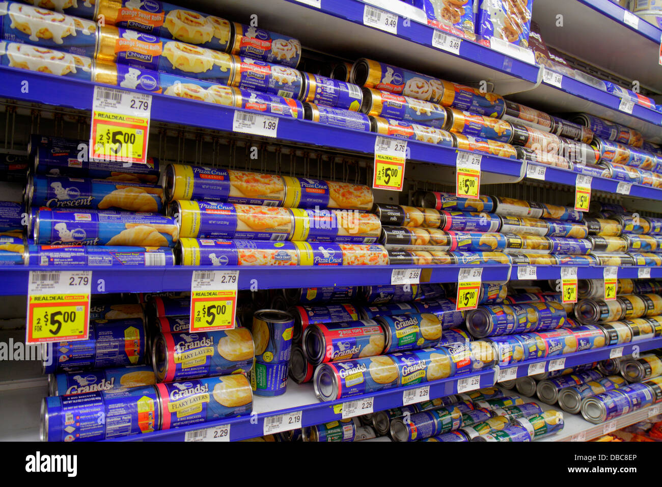 Fort ft. Lauderdale Florida,supermercato negozio di alimentari Winn,cibo,marche concorrenti,vendita,vendita scaffali vendita esposizione,prezzo impasti in scatola,biscotti,pizza c Foto Stock