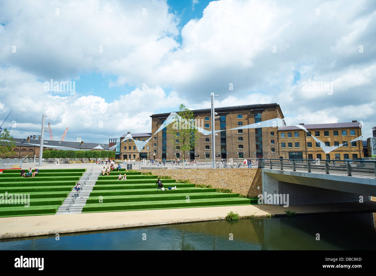 Central Saint Martins College of Art & Design Palazzo Granaio Kings Cross London REGNO UNITO Foto Stock